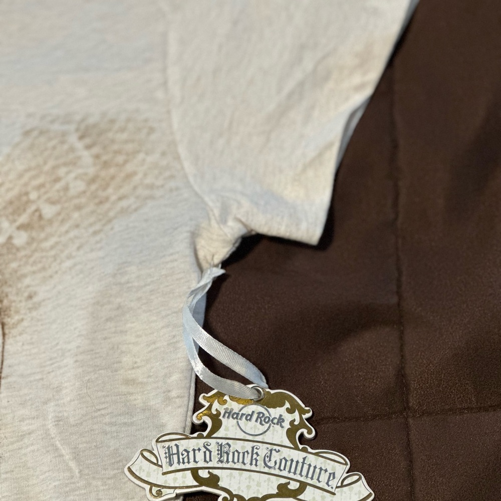 Hard Rock Cafe Couture- Cream Short Sleeve Tee St Maarten